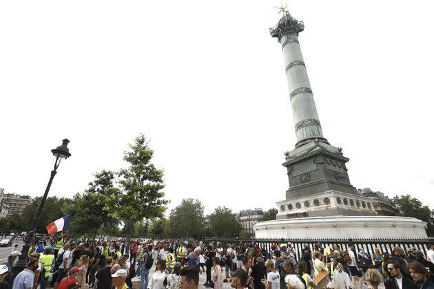 Place de la Bastille, à Paris, samedi.