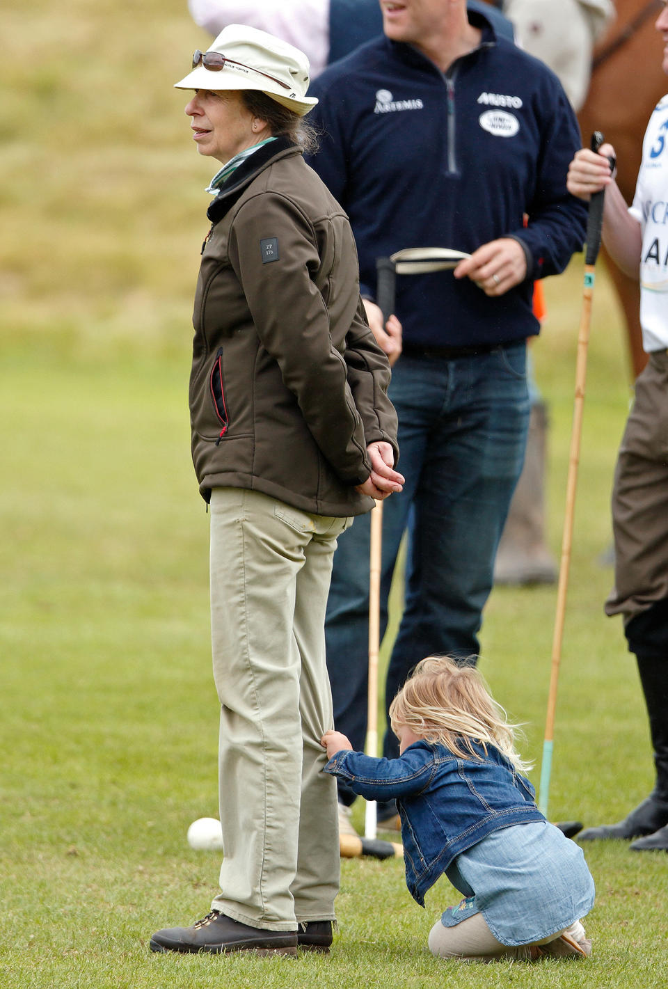 GETTING PRINCESS ANNE'S ATTENTION