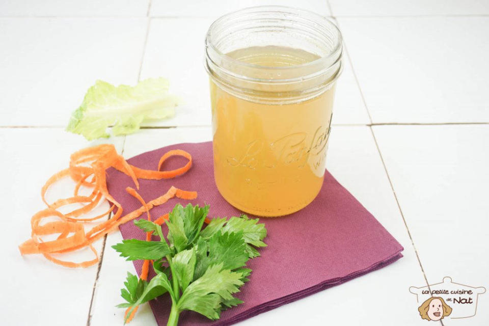 Bouillon d’épluchures de légumes maison
