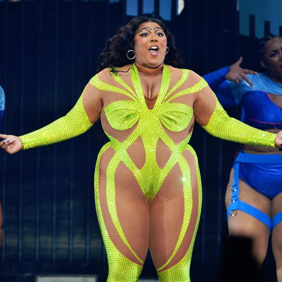 Lizzo Shows Inspiring Self-Love in New Video: “I Am the Beauty