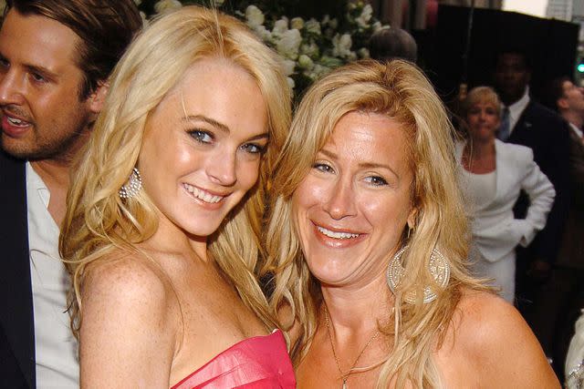 <p>Billy Farrell/Patrick McMullan via Getty</p> Lindsay Lohan (left) and Lisa Ann Walter in 2005