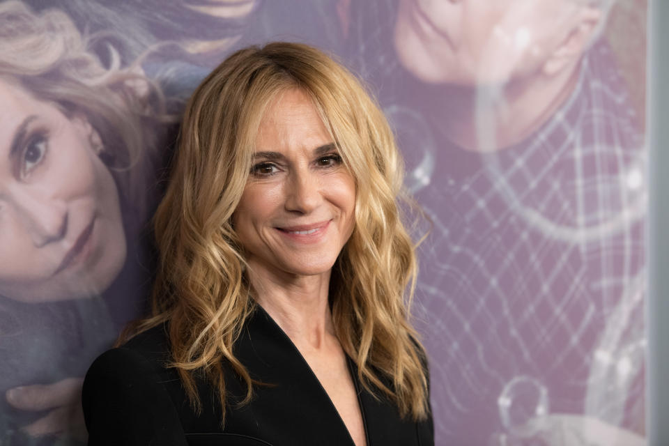 <p>En 2006, l’actrice américaine Holly Hunter, en couple avec l’acteur Gordon Mac Donald, a 47 ans lorsqu’elle met au monde des jumeaux. Crédit photo : Getty Images </p>