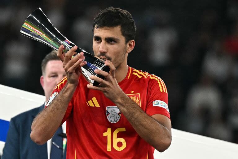 Rodri fue campeón con España de la Eurocopa 2024 y recibió el premio al mejor jugador del torneo