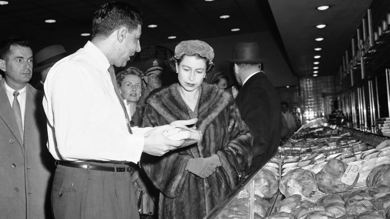 Pero su primera visita a un supermercado documentada fue durante una visita a los Estados Unidos en 1957. Pinterest