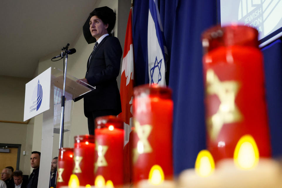 Canada's Prime Minister Justin Trudeau makes remarks during a pro-Israel rally at the Soloway Jewish Community Centre in Ottawa, Ontario, Canada October 9, 2023. REUTERS/Blair Gable