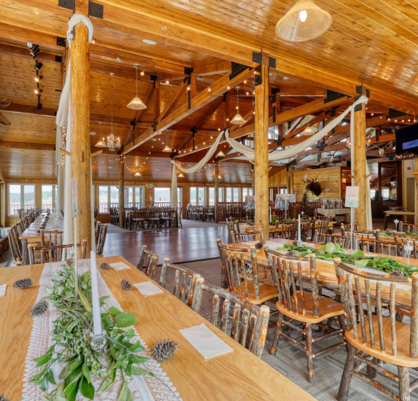 Rustic interiors. <em>Photo courtesy of Meadowlark Lodge.</em>