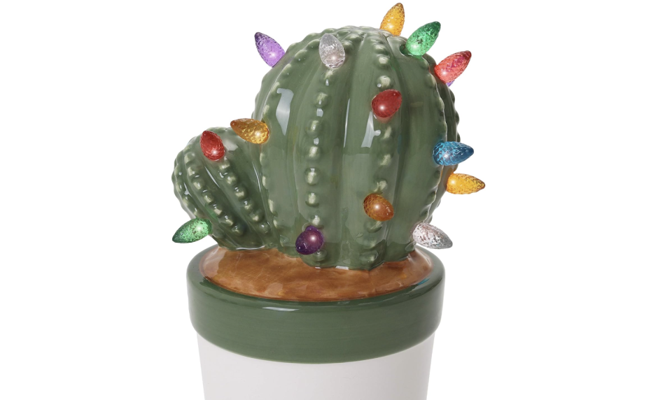 Cactus de cerámica de Milltown Merchants. Adornos de Navidad. (Foto: Amazon)