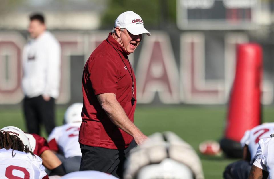 South Carolina tight ends coach Shawn Elliott speaks with players during the Gamecocks’ practice in Columbia on Tuesday, March 19, 2024.