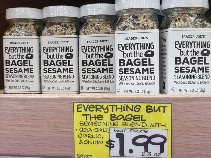 containers of everything bu the bagel seasoning at trader joes