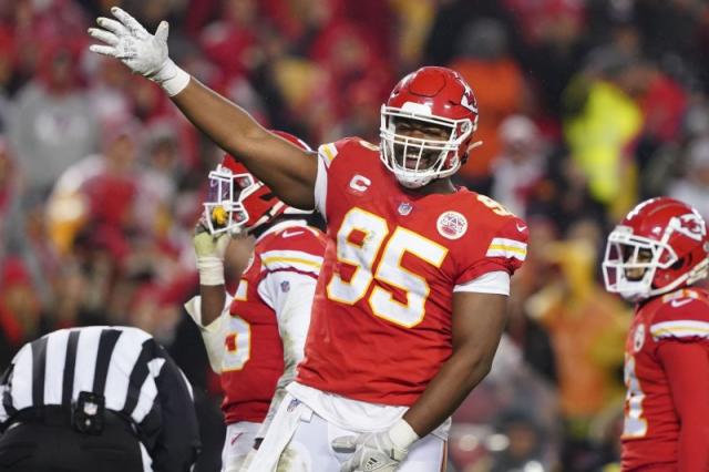 Chiefs sign Chris Jones to new 1-year deal to end his holdout