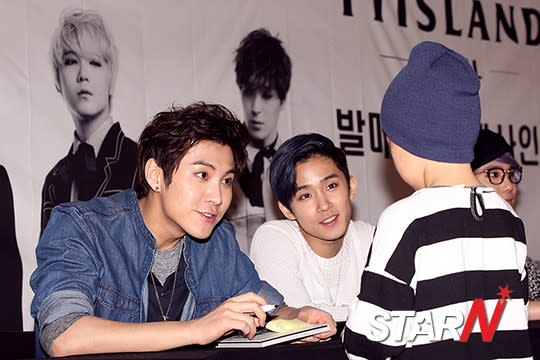 [StarN Focus] FTISLAND attend a special autograph session in Seoul