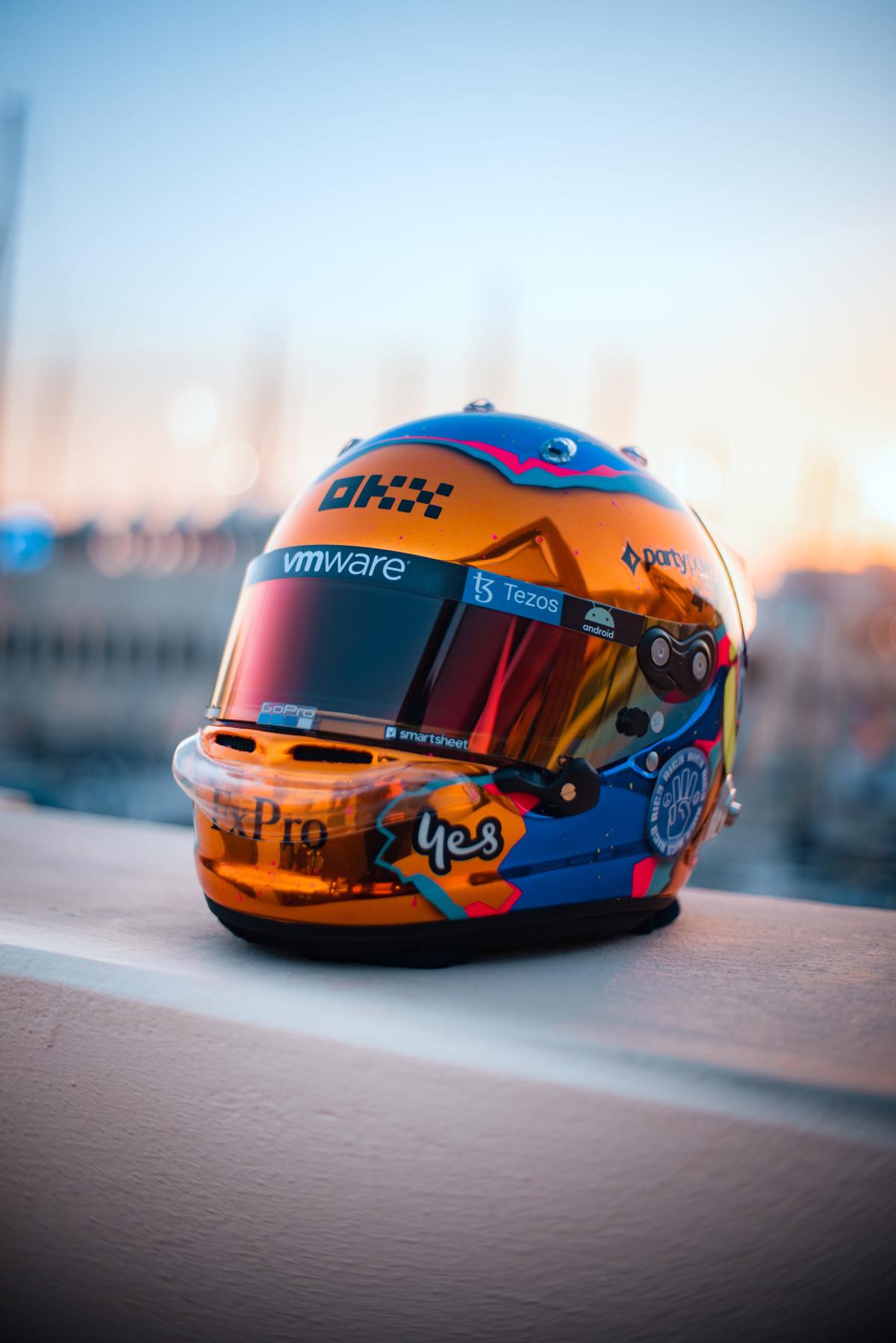 2022 Daniel Ricciardo Signed Official Replica McLaren F1 Helmet | lupon ...