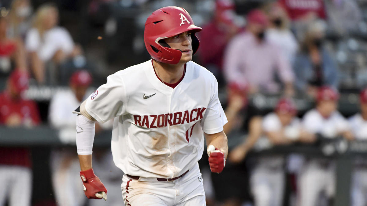 Vanderbilt rallies with 8-run inning, keeps Arkansas from celebration