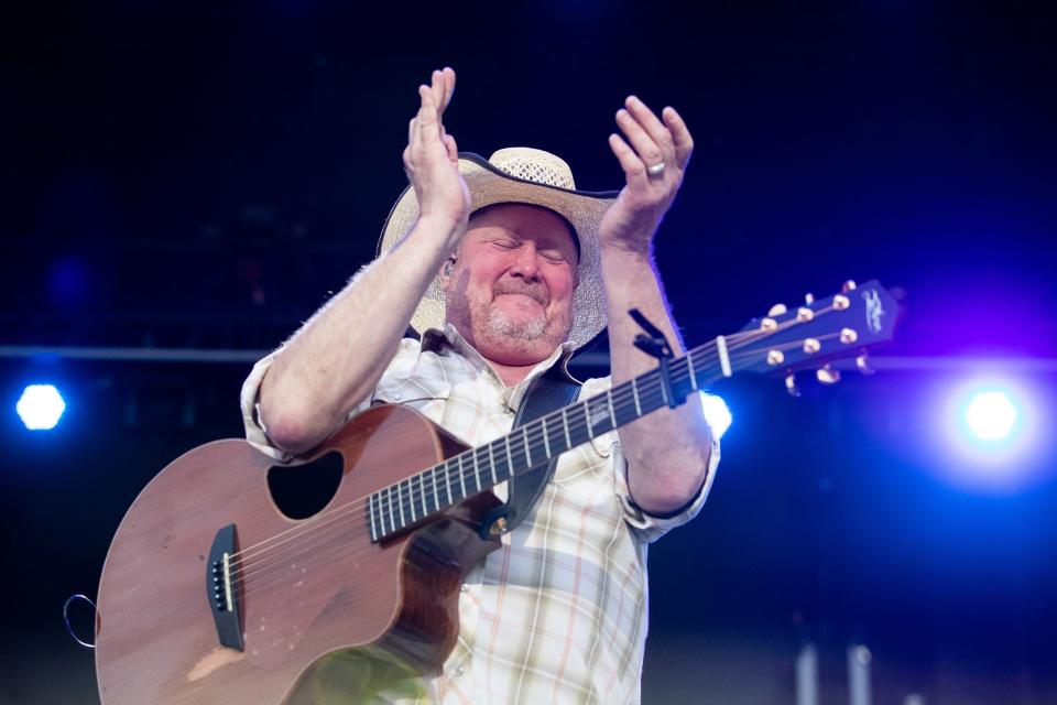 Tracy Lawrence gets the crowd going at the start of his set during Day 3 of Country Thunder on April 9, 2022, in Florence, Az.