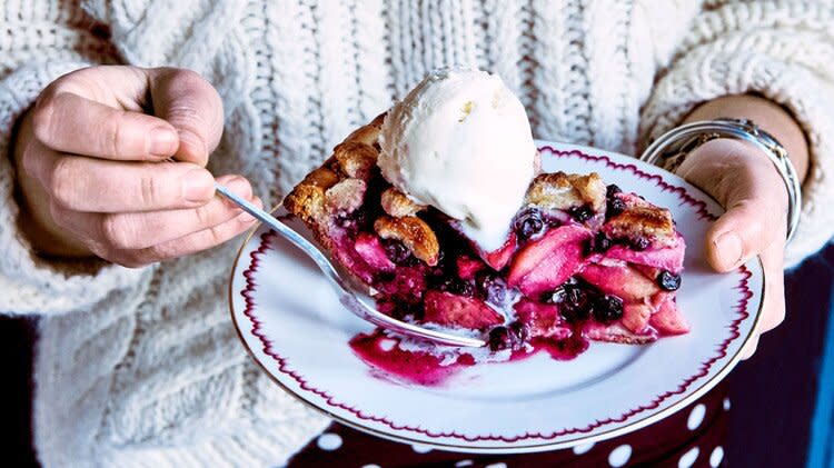 Wild Blueberry and Apple Pie