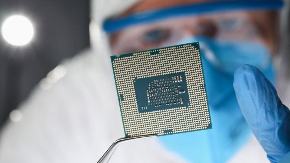 Top Chipmakers Forecast Revenue Growth as AI and Consumer Product Demand Rebounds: Report