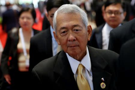 Philippine Foreign Secretary Perfecto Yasay leaves a meeting of the ASEAN foreign ministers meeting in Vientiane, Laos July 26, 2016. REUTERS/Jorge Silva