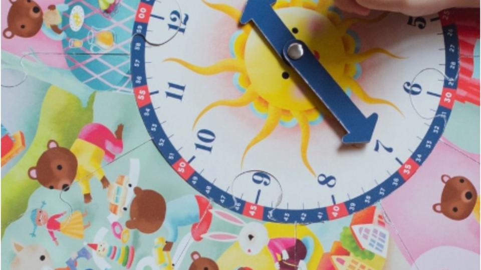 Best kindergarten graduation gifts: Around the Clock puzzle