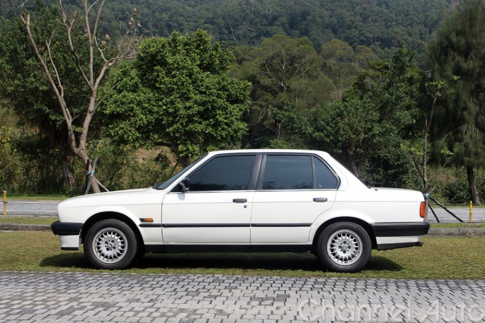 美好的80年代 BMW E30 318i