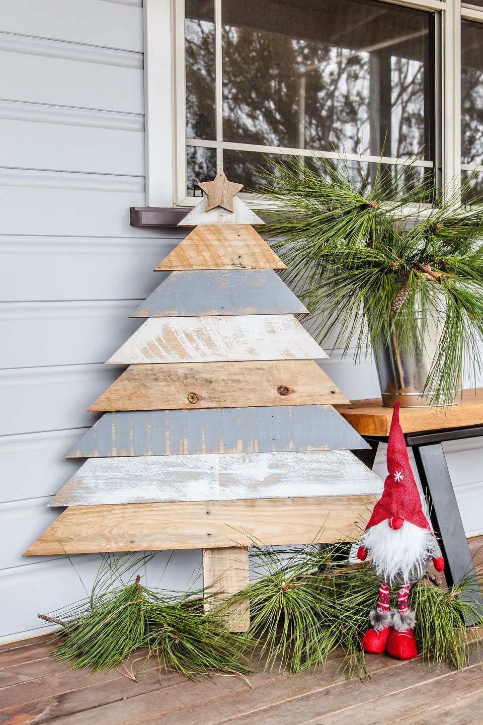 DIY Pallet Tree