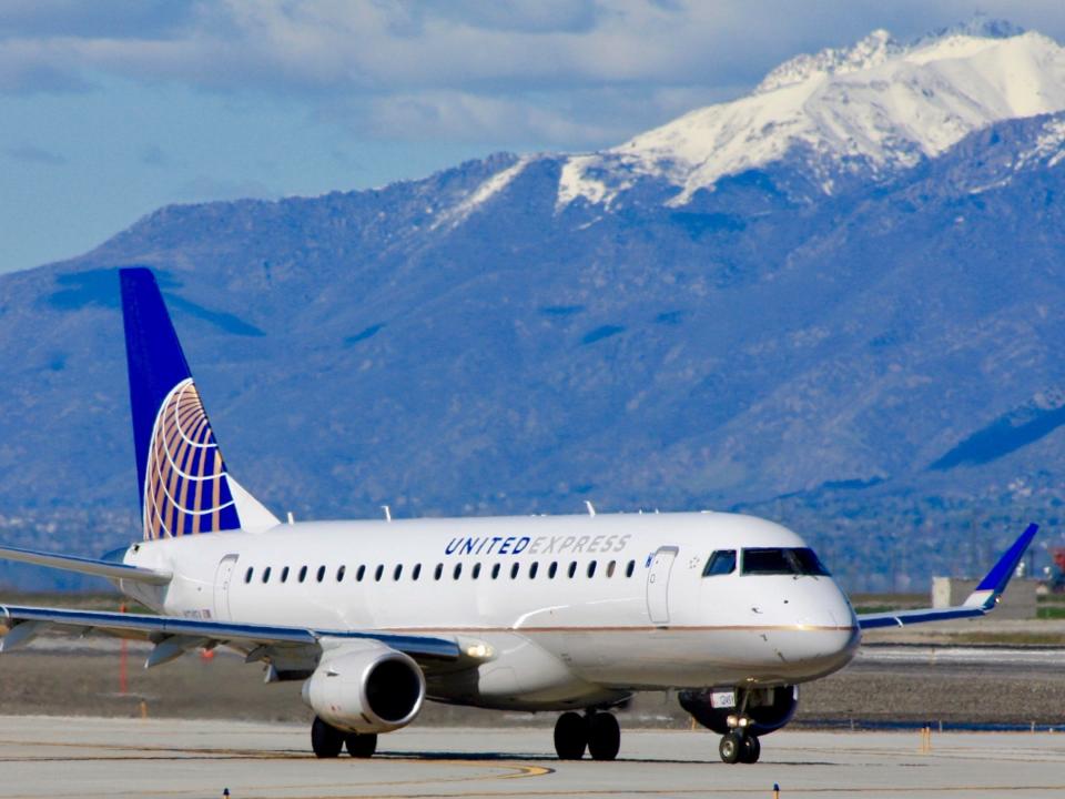 United Airlines Embraer E175