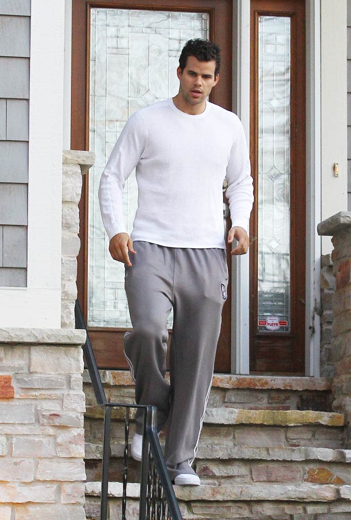 Kris Humphries Leaves Home