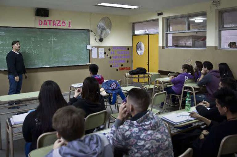 En la Escuela de Enseñanza Secundaria Nº 2  de Pacheco investigan sobre adicciones  