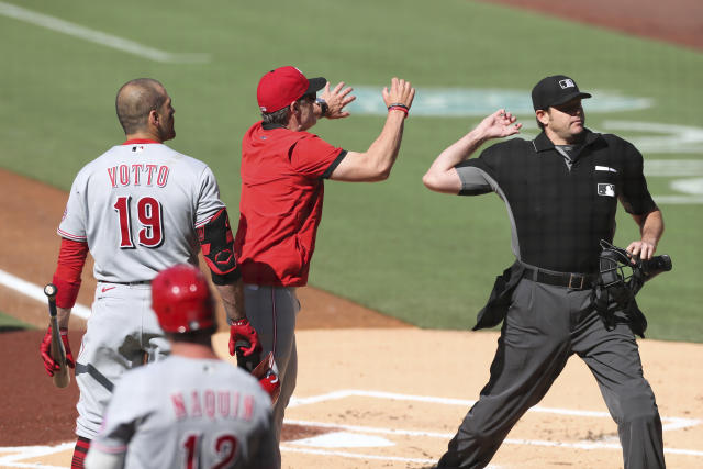 Votto, Bell ejected in heated scene; Padres fan also tossed