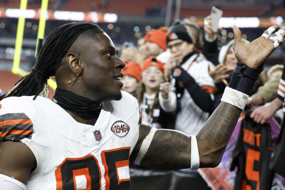 Cleveland Browns tight end David Njoku celebrates after their win against the New York Jets in an NFL football game Thursday, Dec. 28, 2023, in Cleveland. (AP Photo/Ron Schwane)