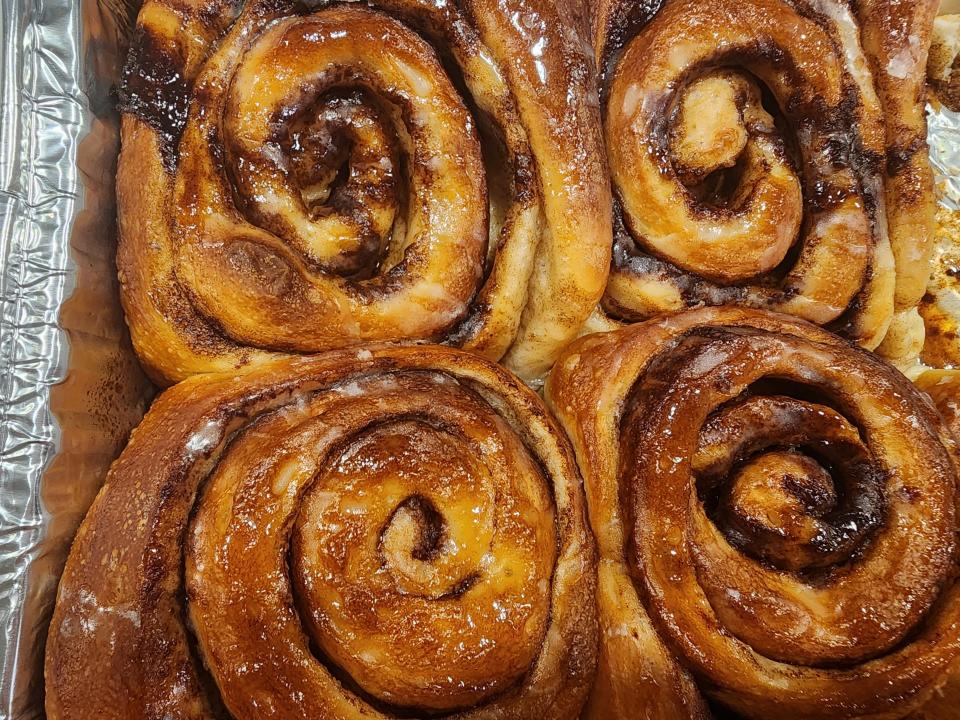 Four cinnamon rolls from Logan's Roadhouse