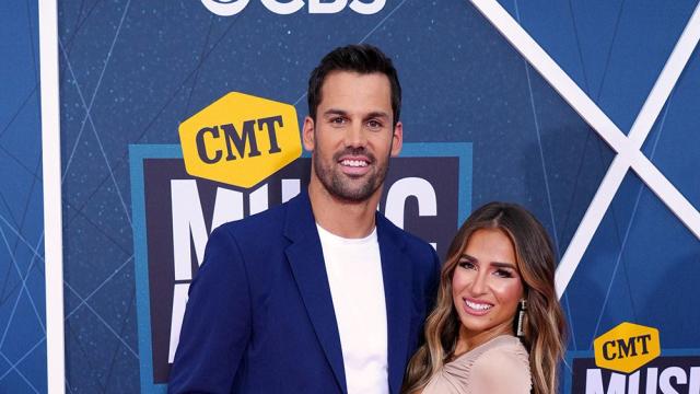 Eric Decker's 4-year-old son posts nude photos of dad in shower