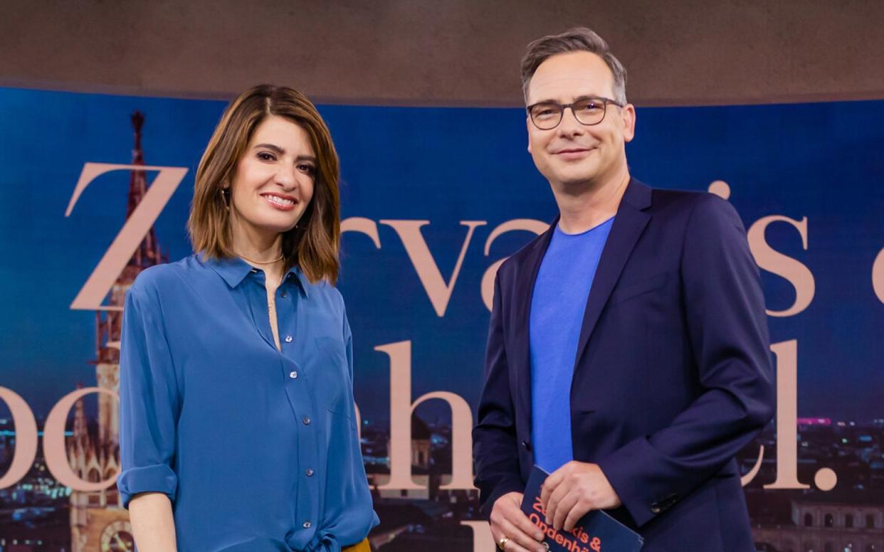 Ab 13. September empfangen Linda Zervakis und Matthias Opdenhövel ihre Zuschauerinnen und Zuschauer zu einer wöchentlichen Live-Sendung. (Bild: ProSieben / Benedikt Müller)