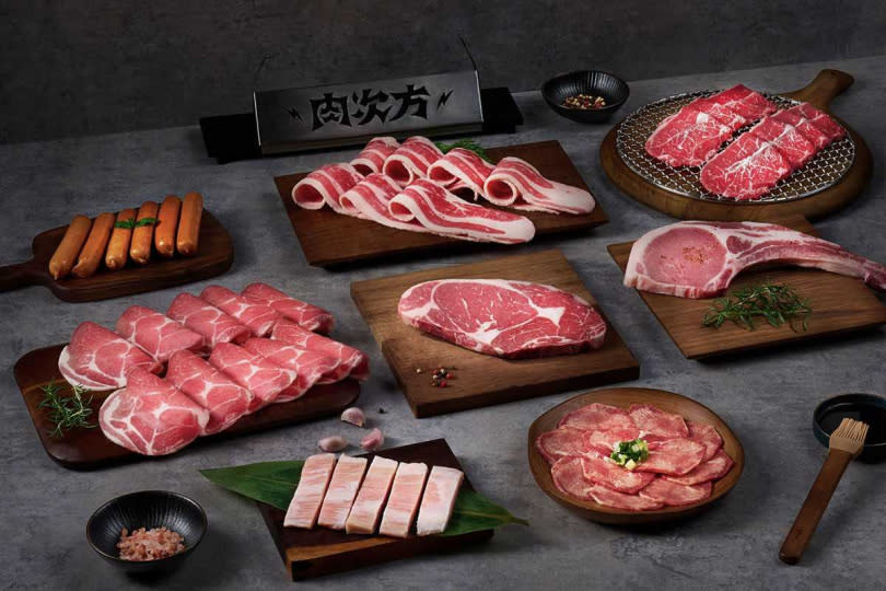 「肉次方」限定激飽肉多多燒烤組，重達1.4公斤超有份量。  