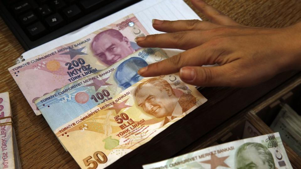 Die türkische Lira ist auf ein Rekordtief gefallen.