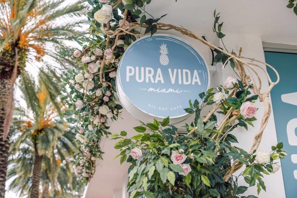 Pura Vida, a Miami-based all-day cafe known for its healthy menu, opened a new location at Kendall’s Dadeland Mall in January 2024.