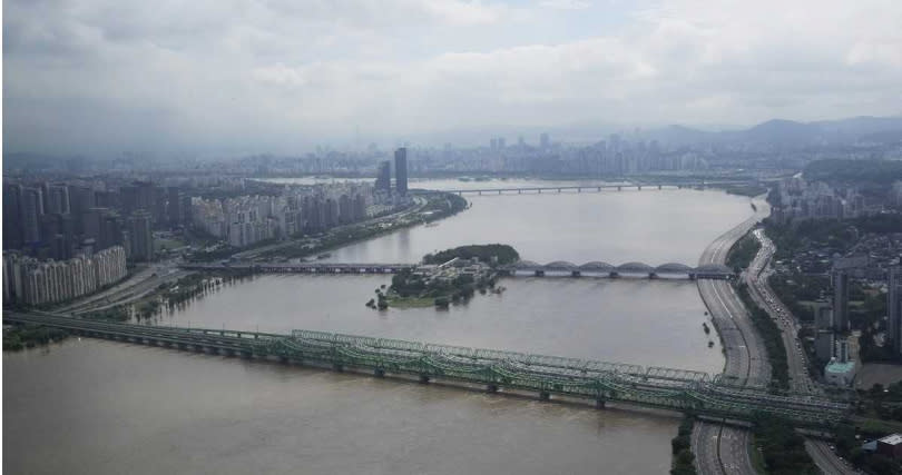 南韓8日降下80年以來最大規模暴雨，至今造成14人死亡。（圖／達志／美聯社）