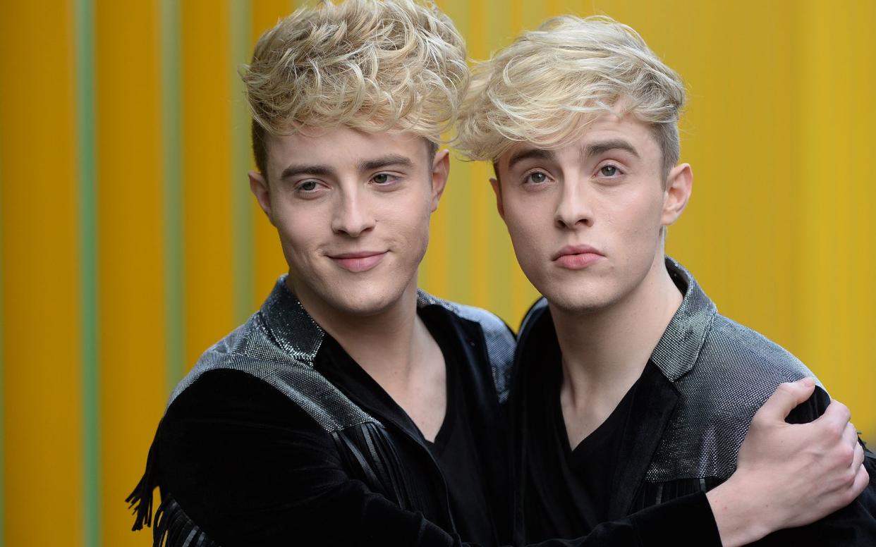 Die Grimes-Brüder alias Jedward sind keine Fans der britischen Royals. Auf Twitter mussten sie deshalb viel Kritik einstecken. (Bild: 2017 Getty Images/Eamonn M. McCormack)