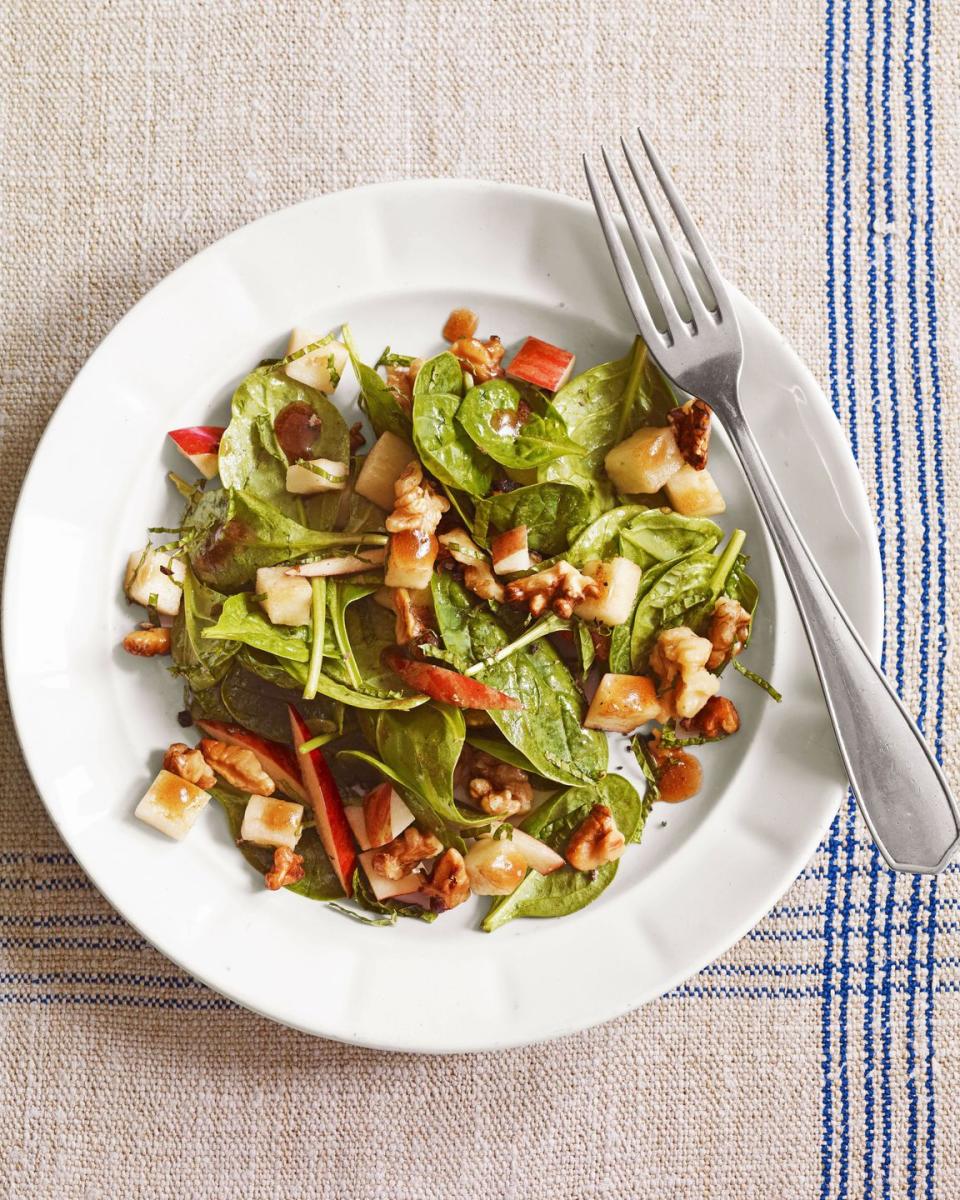 Apple-Walnut Spinach Salad