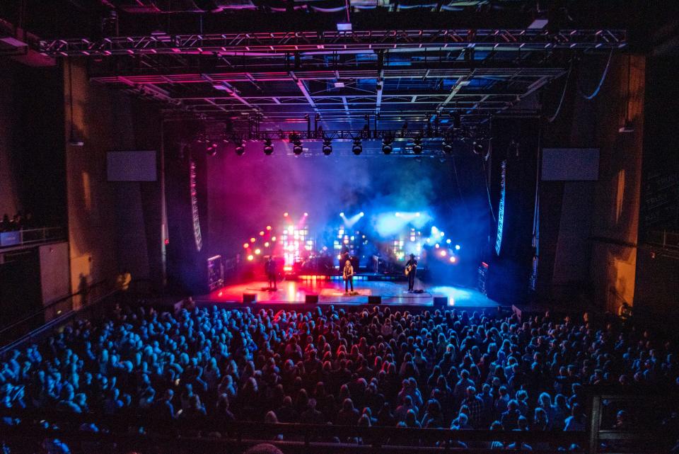 Ashley McBryde entertained a loyal crowd at Stage AE on Thursday.