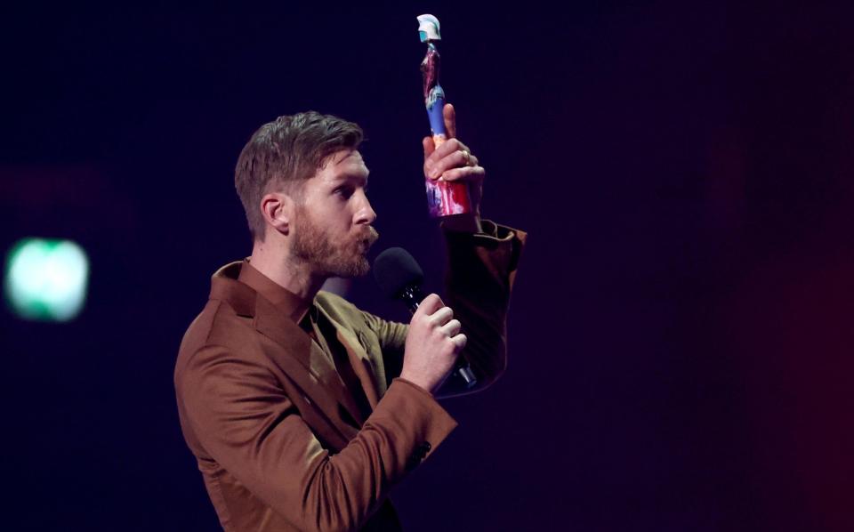 Calvin Harris accepts his award