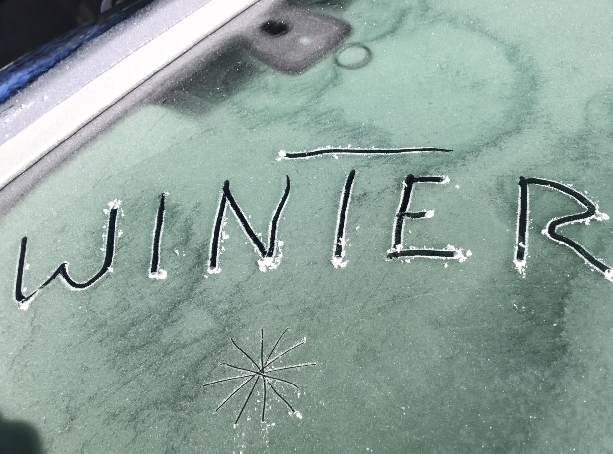 How to properly de-ice your car [Photo: Getty]