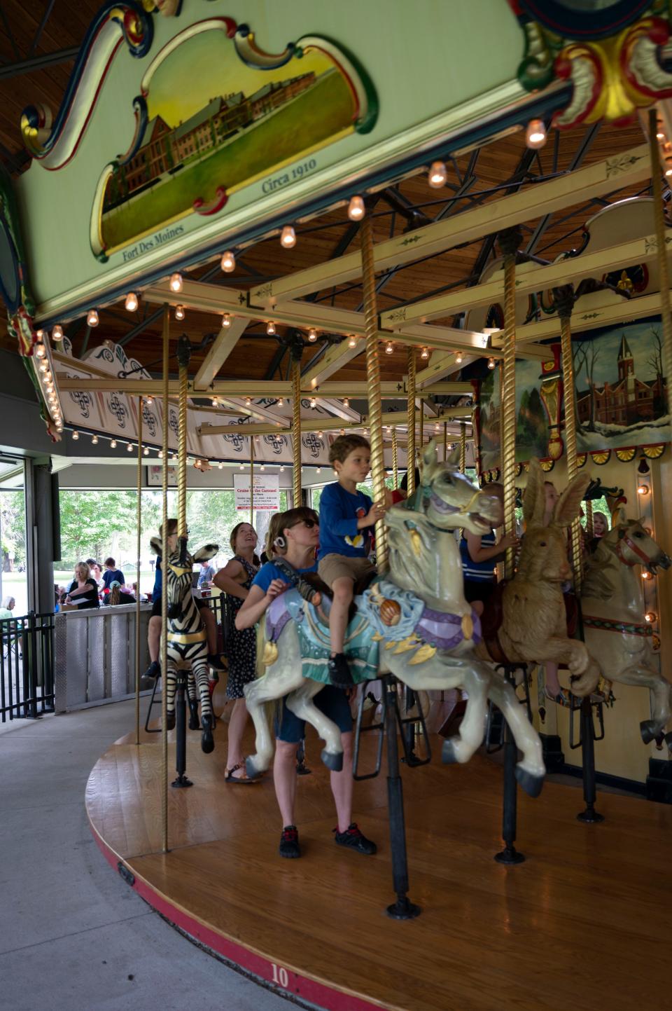 This year the Heritage Carousel of Des Moines will be celebrating its 25th anniversary of Union Park carousel installation.
