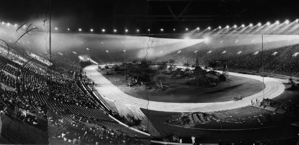 Panorama of Army-Navy War Show held Jan. 8, 1944 at the Los Angeles Memorial Coliseum.