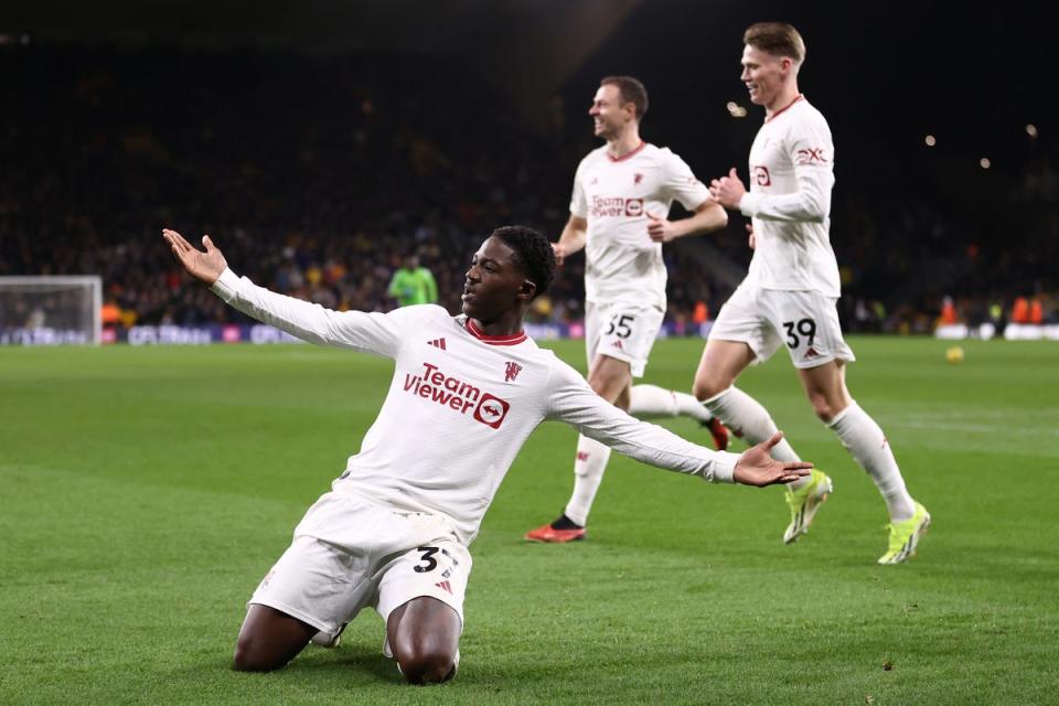 Mainoo celebrates at Wolves (Getty Images)