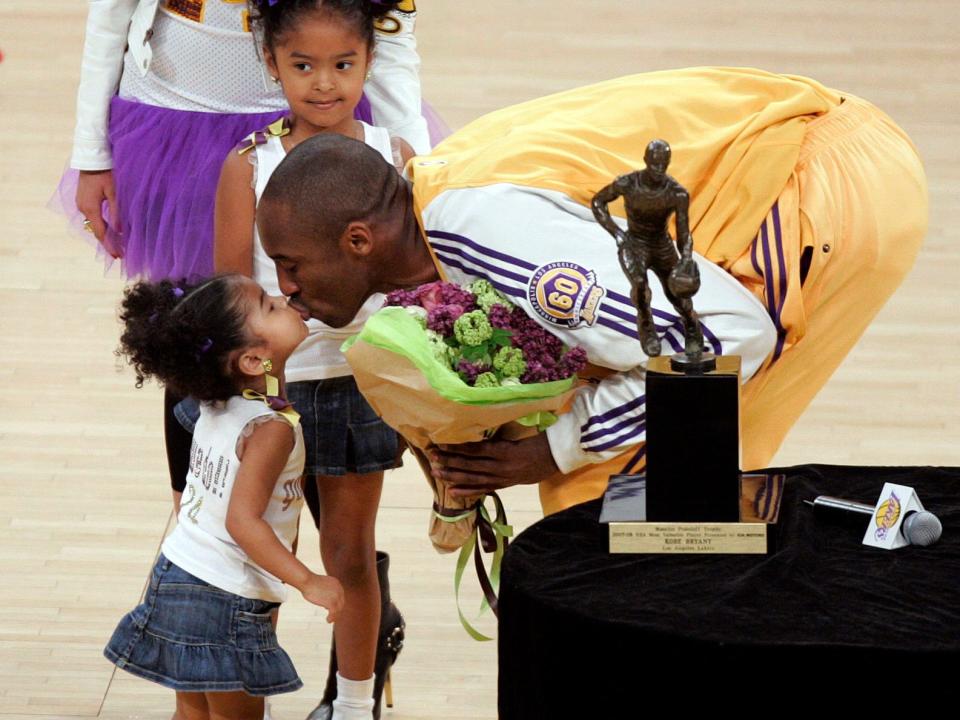 kobe gigi mvp.JPG