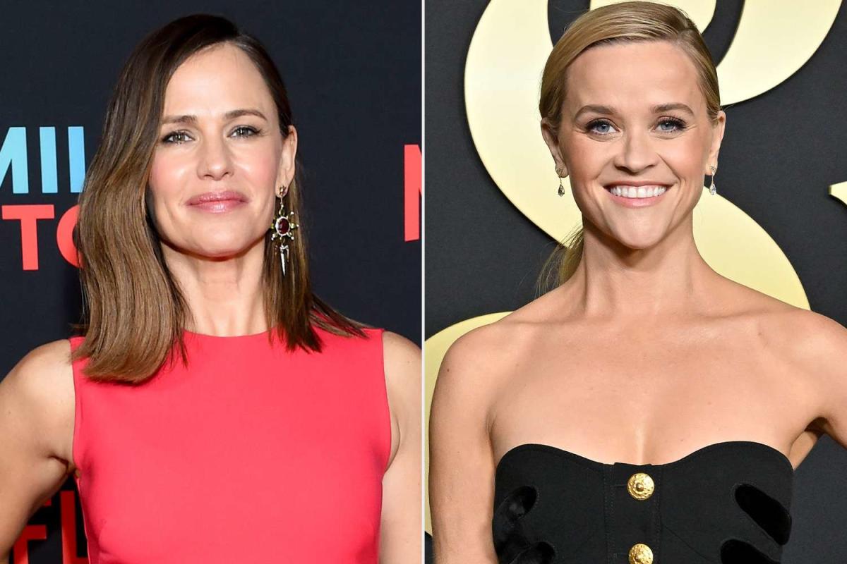 Jennifer Garner Danced With the Rockettes for Pal Reese Witherspoon