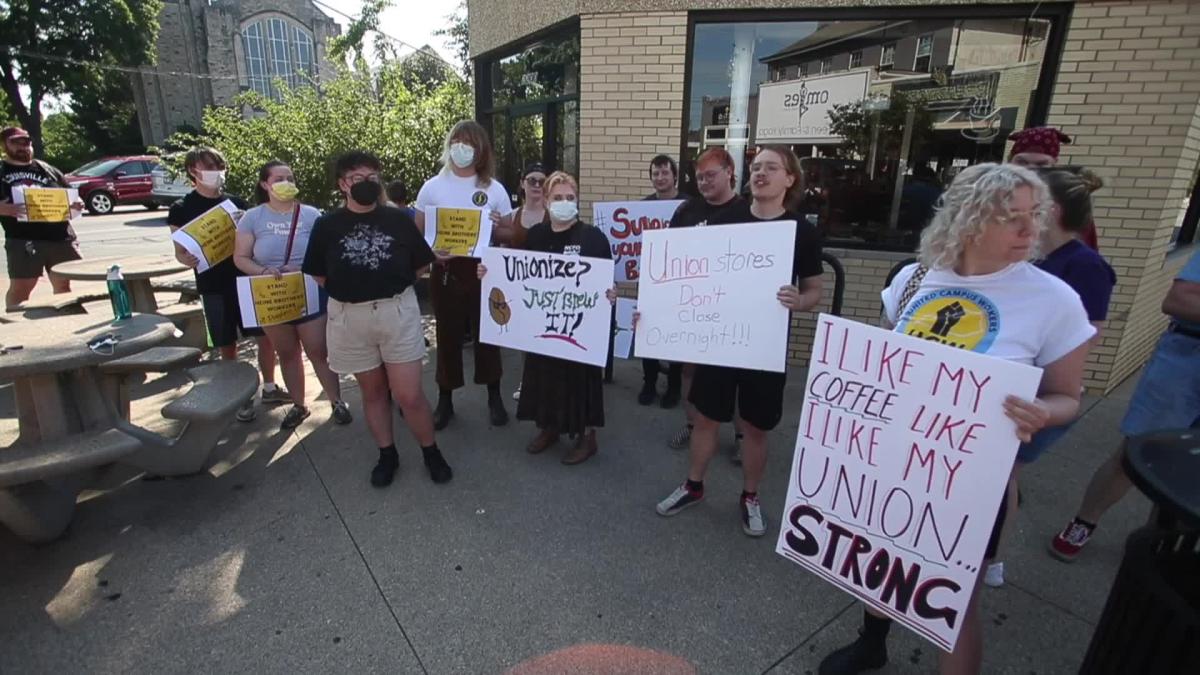 Unions: Heine Bro's workers protest after shop closed