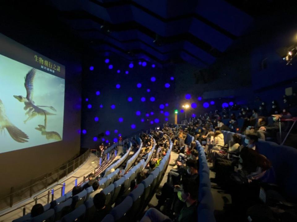 國立海洋科技博物館二十八日舉辦「生物飛行之謎」新片首映會，並將在二月一日起開始正式上映。（國立海洋科技博物館提供）