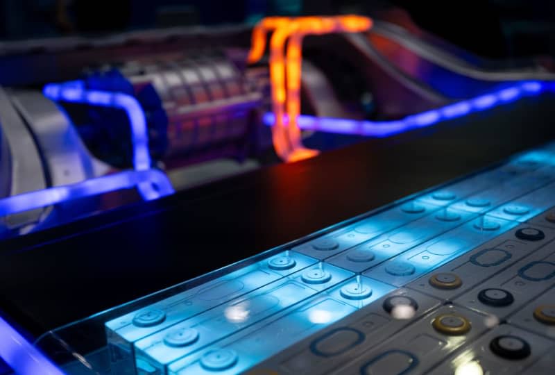 In the vast majority of EVs, the battery is part of the car. It's permanently installed and included in the purchase or lease price. Sven Hoppe/dpa