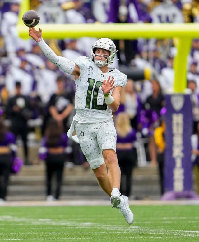 Oregon Ducks beat Washington State Cougars in Eugene